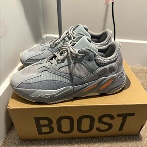 Yeezy 700